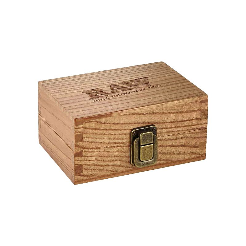 Caja de madera cruda